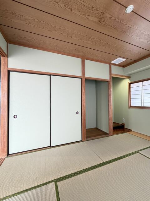 ドメス稲田堤ビルの和室