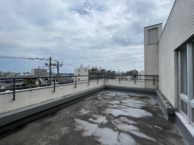 中古マンション　ライオンズマンション開成A棟　開成小学校・第一中学校のバルコニー