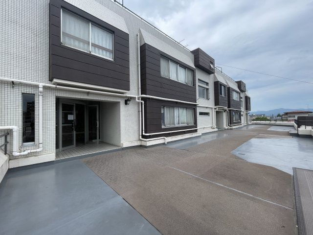 中古マンション　ライオンズマンション開成A棟　開成小学校・第一中学校の外観