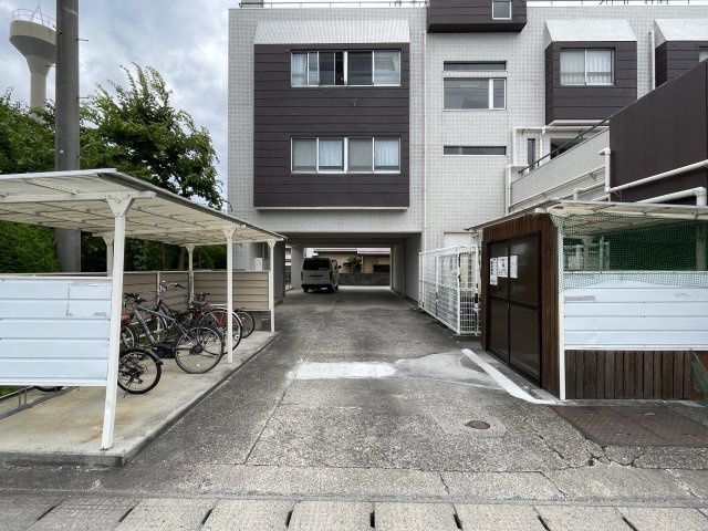 中古マンション　ライオンズマンション開成A棟　開成小学校・第一中学校の駐輪場