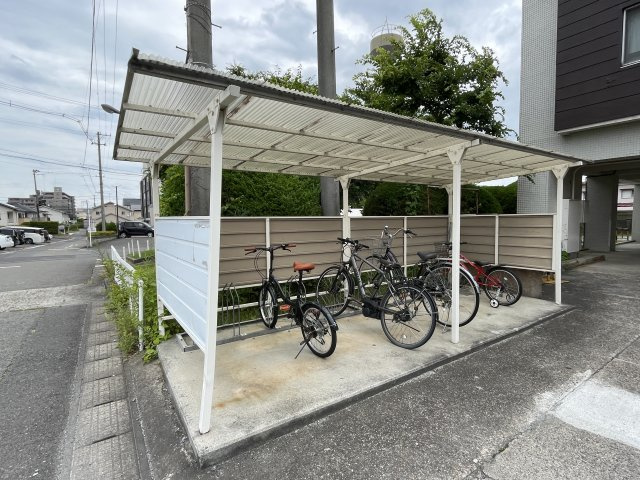 中古マンション　ライオンズマンション開成A棟　開成小学校・第一中学校の駐輪場