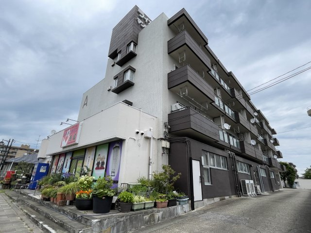 中古マンション　ライオンズマンション開成A棟　開成小学校・第一中学校の外観