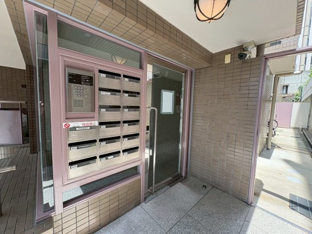ハチブセ六甲のエントランス