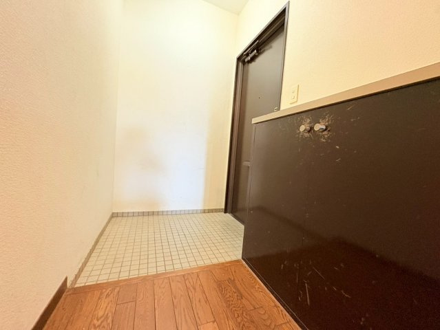 ハチブセ六甲の玄関