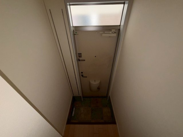 原田通連棟貸家の玄関