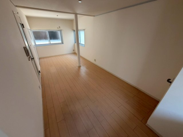原田通連棟貸家の居間・リビング