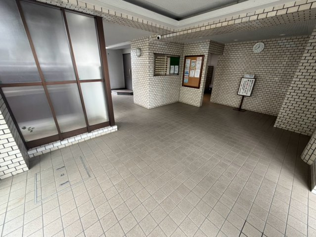 ユニハイム魚崎1号棟のロビー