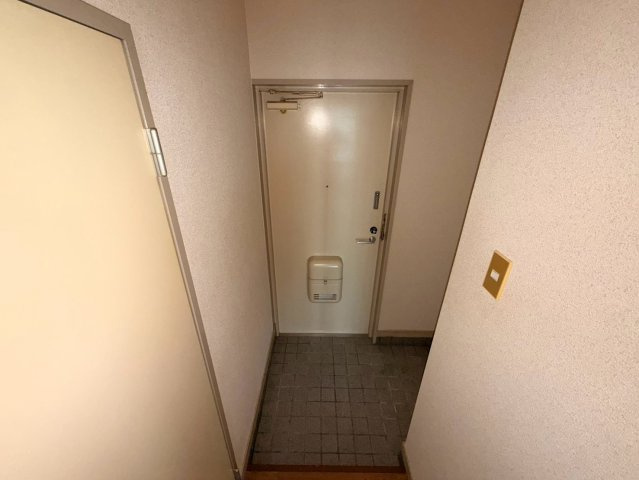 ハイツエムティの玄関