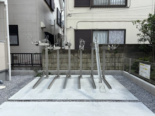 リーブルファイン大宮天沼町の駐車場