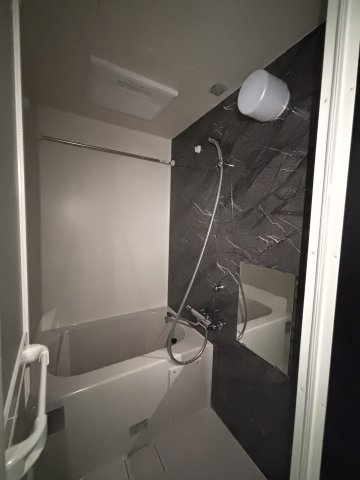 正和FORTの浴室