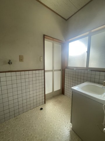 本野町戸建ての脱衣所