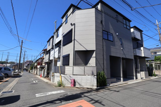 《仲介手数料無料》浦和区駒場１丁目16-15新築一戸建てKEIAI GRACEの外観|撮影日 2026年10月1日 11:00 晴れ
