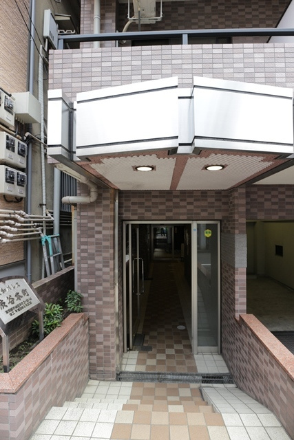 菱和パレス渋谷本町のエントランス|ゆとりのあるエントランスです