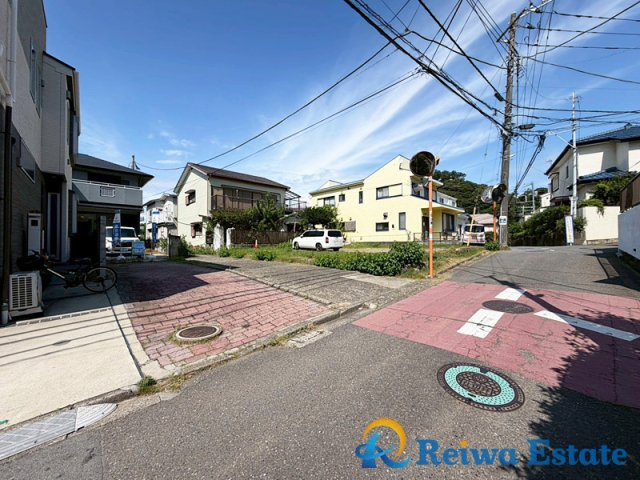 中古戸建　藤沢市片瀬2丁目の前面道路含む現地写真