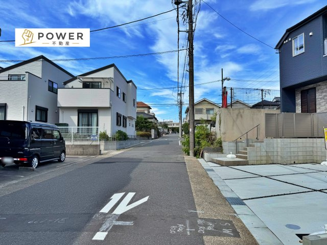 リ・テラシエ緑区梅里１期　残り１邸の前面道路含む現地写真|十分なゆとりがあり、邸宅としての佇まいをより一層引き立てております。上品な住環境をお約束いたします。