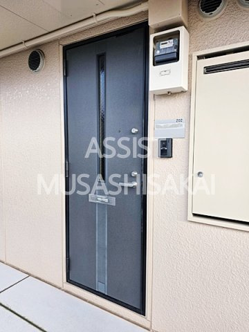 ヴィラ・ファミーユ　Aの玄関