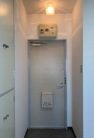 プラチナハウス高輪の玄関