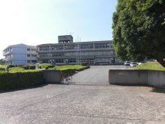 つくばみらい市西ノ台南　中古戸建の周辺|【周辺環境】つくばみらい市立小絹小学校まで1200ｍ（徒歩15分）。