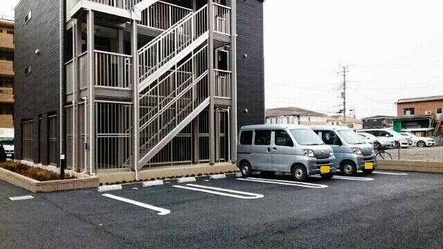 フォルトゥナⅡの駐車場