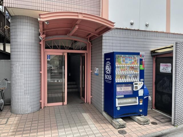 ハイホーム西川口のエントランス
