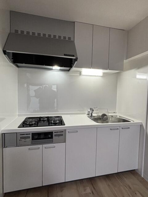  | キッチンの天板は人口大理石で…