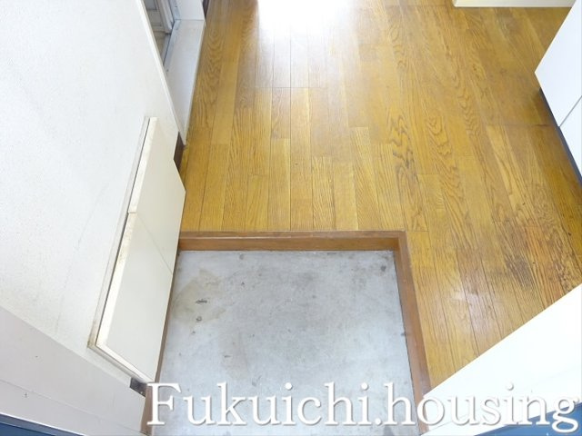佐々木ハイツの玄関