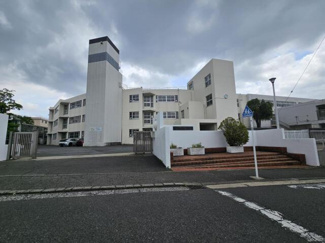 | 川和中学校まで812m