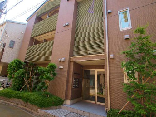 ガーデンコート小茂根の外観