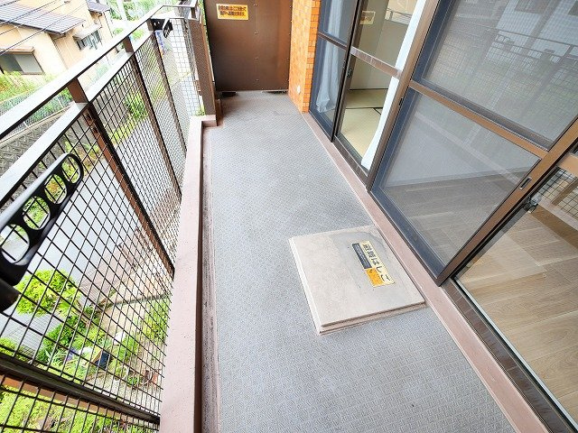 ライオンズマンション学園前のバルコニー|広々としたバルコニーです