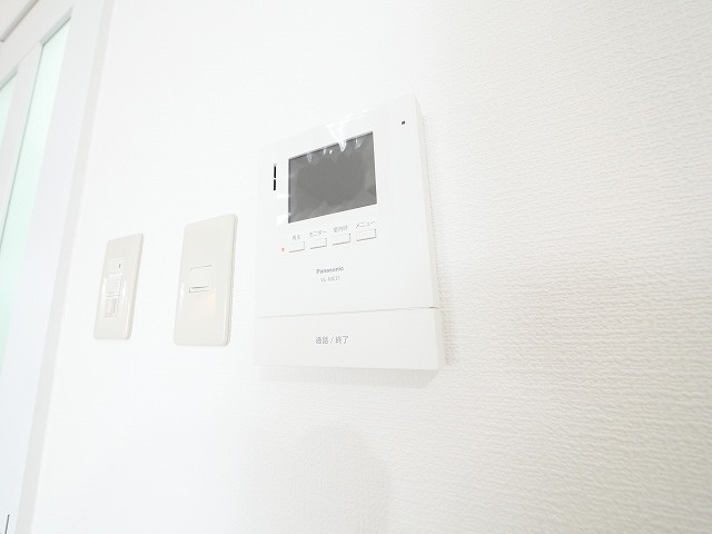 ライオンズマンション学園前のセキュリティ|モニター付きインターホンです