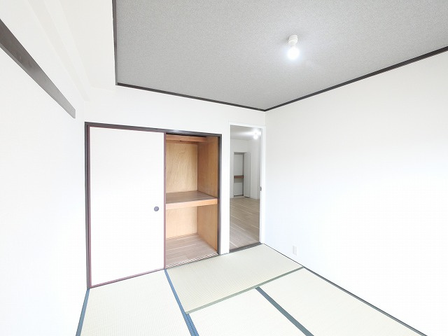 ライオンズマンション学園前の和室|ゆったりとくつろげる和室です