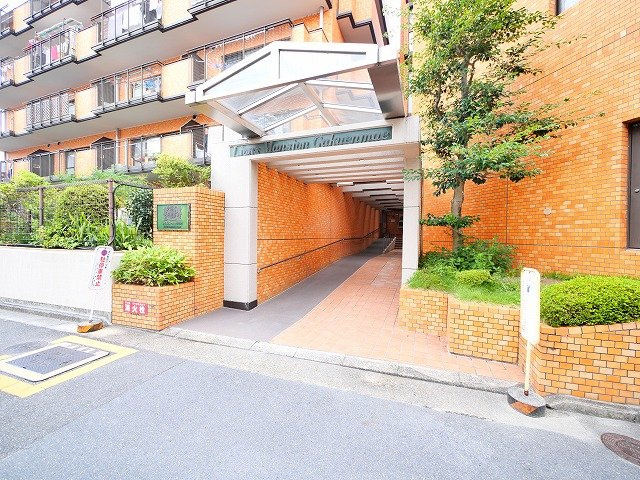 ライオンズマンション学園前のエントランス|エントランスです