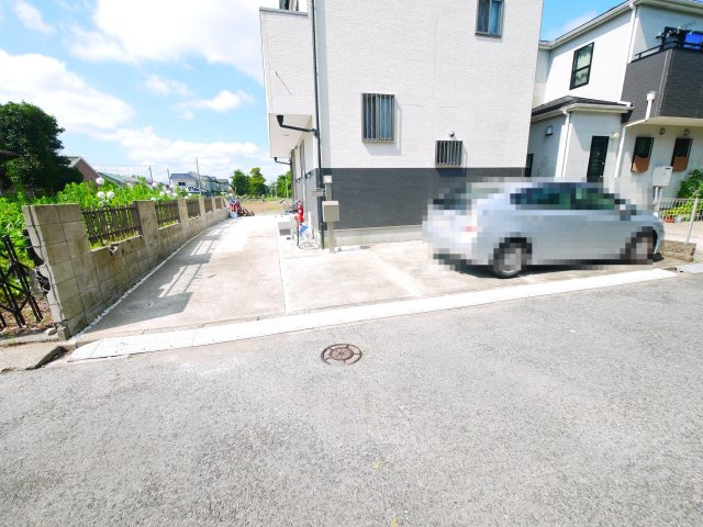 東金市北之幸谷　中古戸建の駐車場|平成24年2月築 ２LDK+WIC  駐車4台可（車種制限あり）スーパーせんどう徒歩約8分