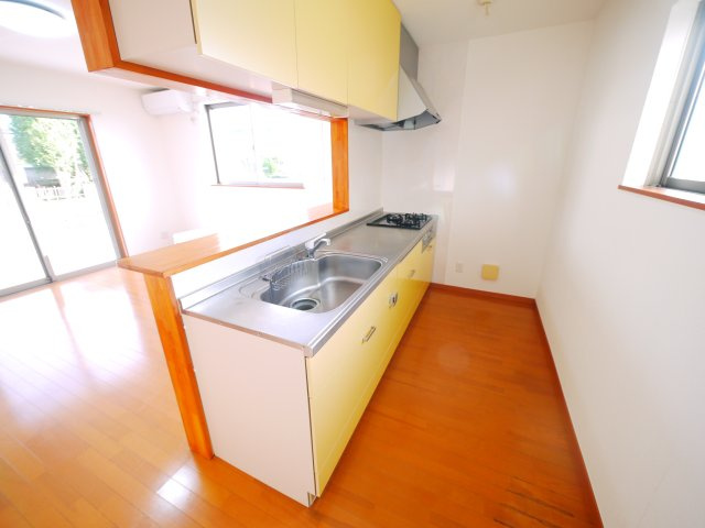 東金市北之幸谷　中古戸建のキッチン|平成24年2月築 ２LDK+WIC  駐車4台可（車種制限あり）スーパーせんどう徒歩約8分