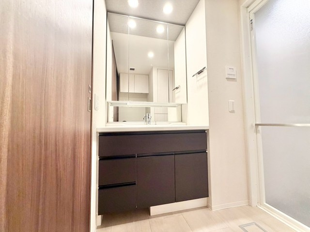 【独立洗面台】 | プラウドタワー北浜 | エイブルにて取扱い可能な住宅ローンは、全部で10種類以上！お客様にピッタリの住宅ローンを当社のFPよりご案内させて頂きます。住宅ローンのご相談だけでも、お気軽にご相談下さいませ。