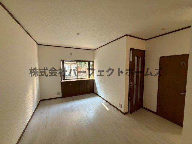 渚南町戸建　賃貸の居間・リビング|居間です