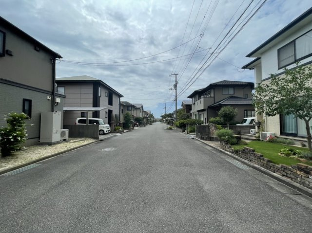 北条戸建の前面道路含む現地写真|南側前面道路含む現地写真です