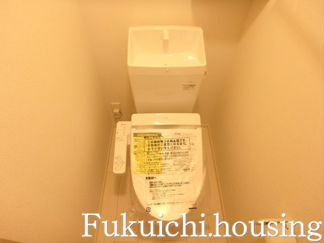 ＣＲＥＳＣＥＮＴＥ経堂壱番館のトイレ
