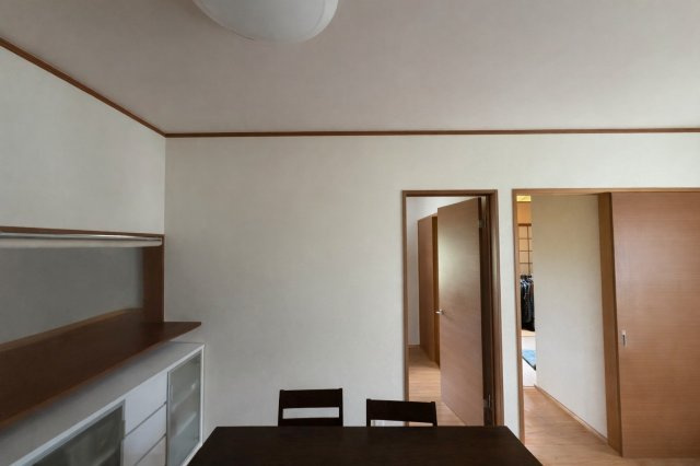 泉南市信達牧野戸建の居間・リビング|リビング・ダイニング　※ＡＩにより備品類削除加工しております。