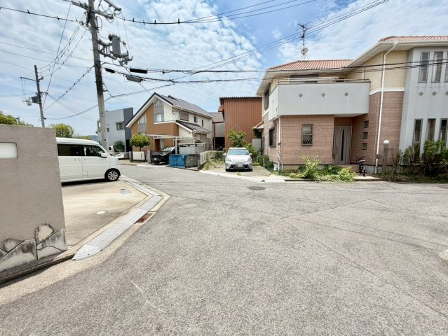 泉南市信達牧野戸建の前面道路含む現地写真|前面道路