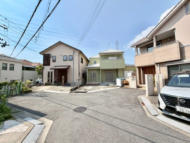 泉南市信達牧野戸建の前面道路含む現地写真|前面道路