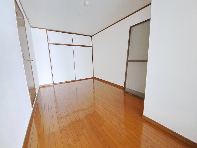 メゾン甲子園トキワの洋室