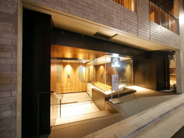 ズーム横浜桜木町のエントランス