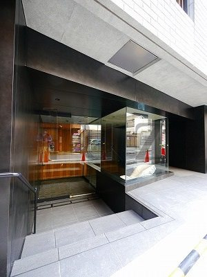 ズーム横浜桜木町のエントランス