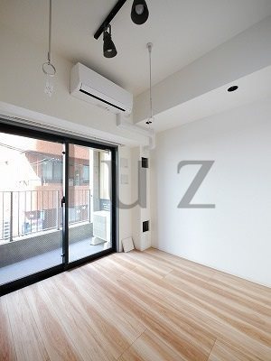 ズーム横浜桜木町の居間・リビング