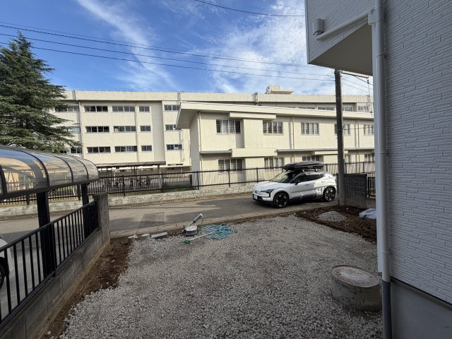 《仲介手数料無料》岩槻区太田１丁目5-1-2新築一戸建てハートフルタウンの駐車場|まだ施工中でした9月14日