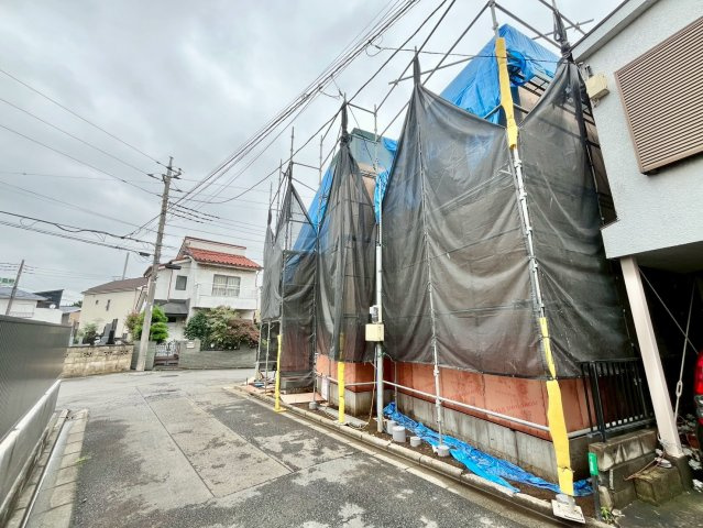 【仲介手数料無料】ふじみ野市苗間第13期―新築分譲住宅―全1棟の外観|プライバシーを保ちつつ、毎日の暮らしにゆとりと快適さをもたらします。見通しの良い立地は、防犯面でも安心です。