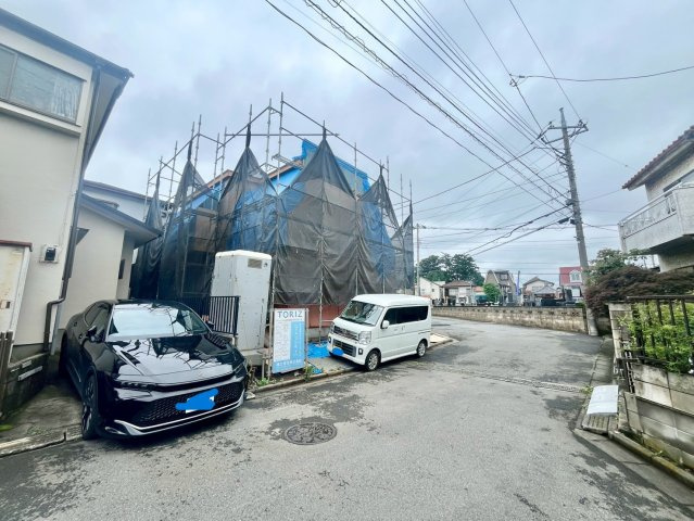 【仲介手数料無料】ふじみ野市苗間第13期―新築分譲住宅―全1棟の前面道路含む現地写真|穏やかな風と陽光を導き、居住性を一段と心地よいものにしています。周辺環境とのコラボレーションにより明るく開放的な空間を演出しております。