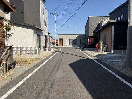 東近江市長勝寺町の前面道路含む現地写真|現地（2025年12月）撮影
