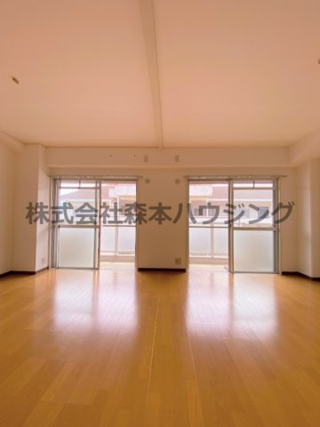 【居間・リビング】 | 　Belong枚方東1番館 | ゆったり過ごせるリビングです
